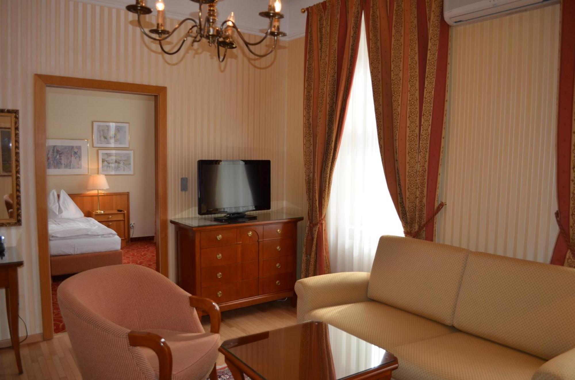 Hotel Jaeger - Family Tradition Since 1911 Vienna Room photo