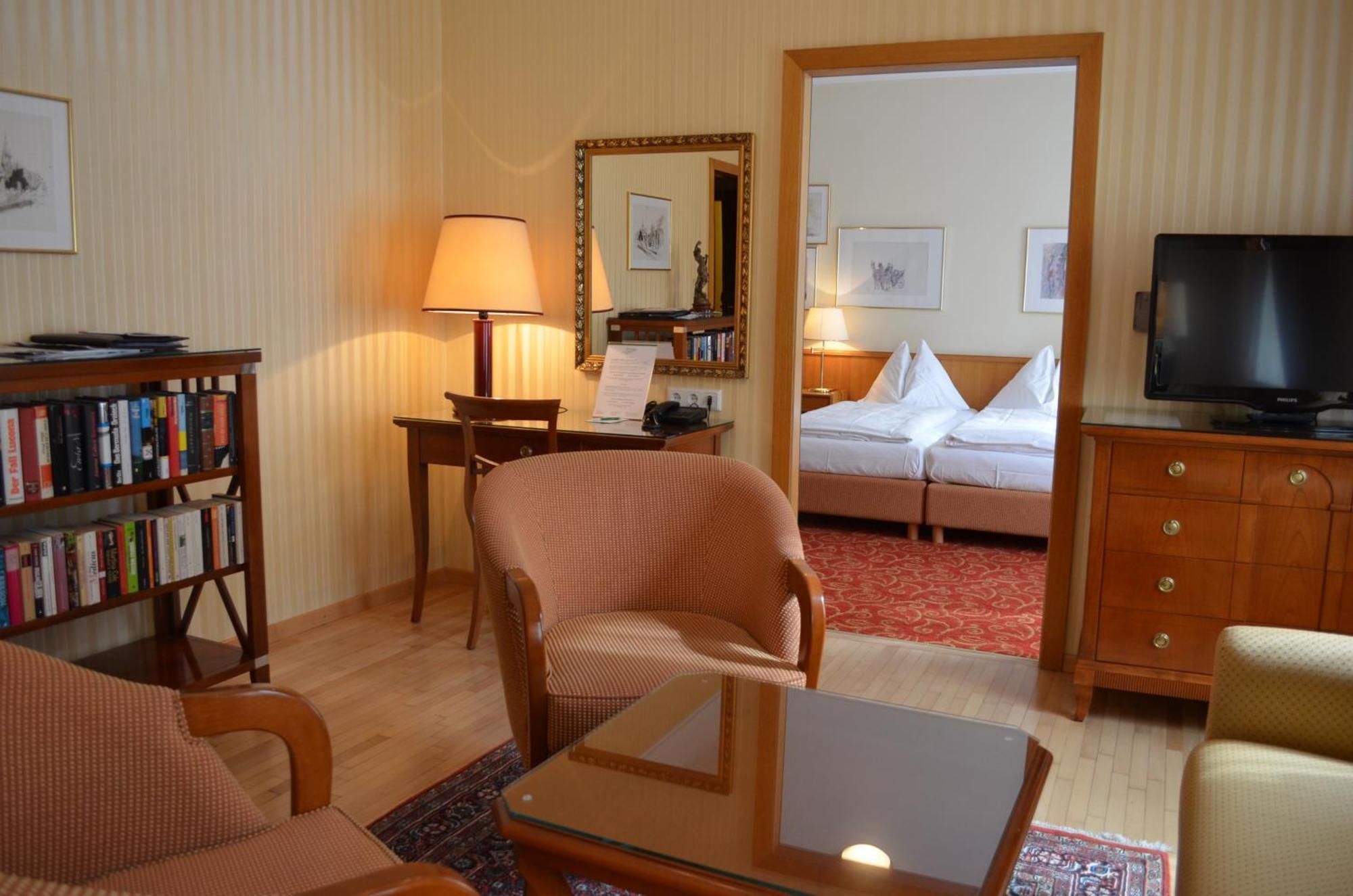 Hotel Jaeger - Family Tradition Since 1911 Vienna Room photo